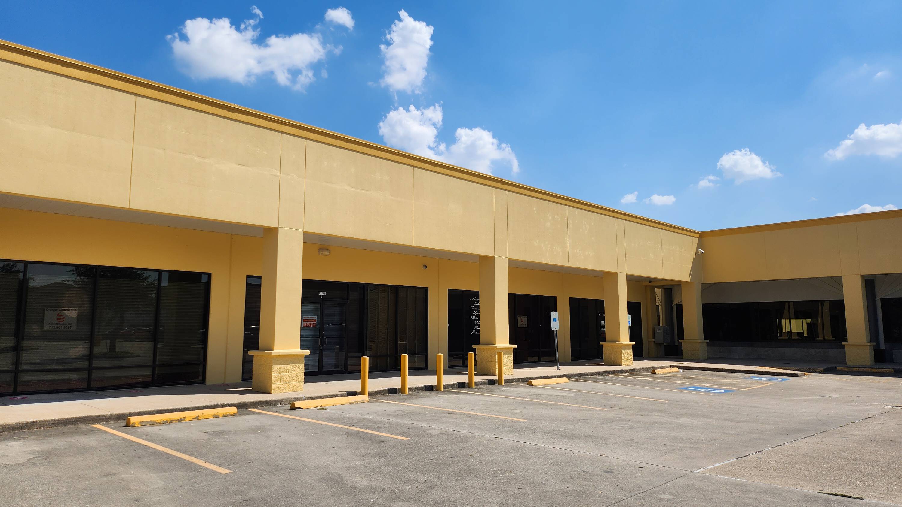 Normandy Woods Plaza Shopping Center